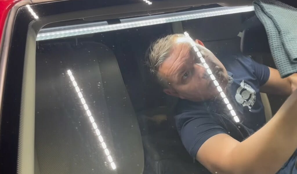 Tør efter med en ren klud