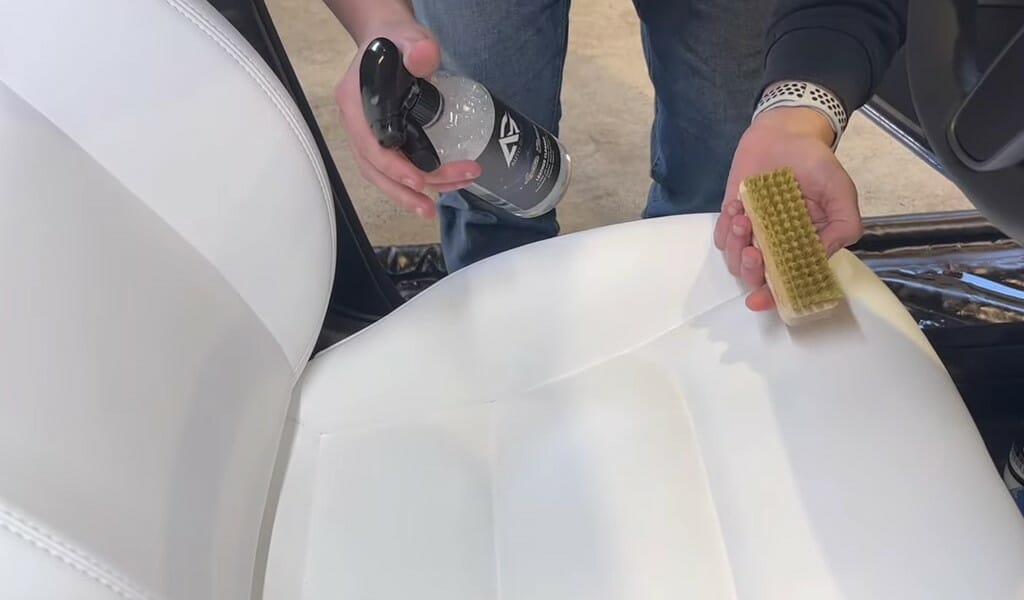 Læderpleje af Tesla Model Y Læderpleje af Tesla Model Y